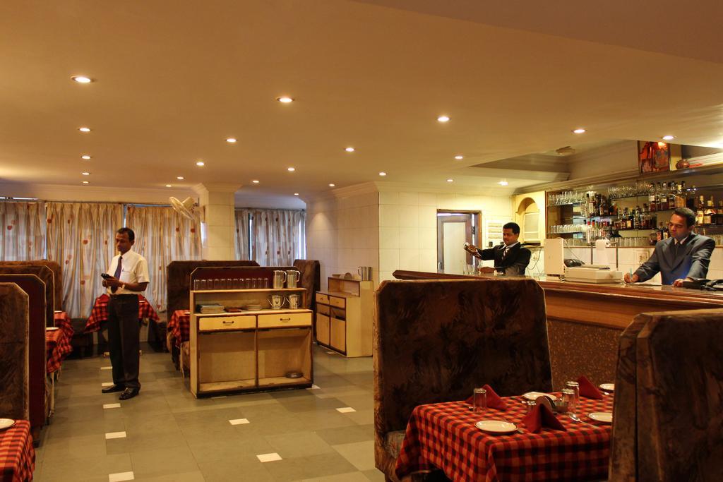 Hotel Kohinoor Plaza Аурангабад Экстерьер фото